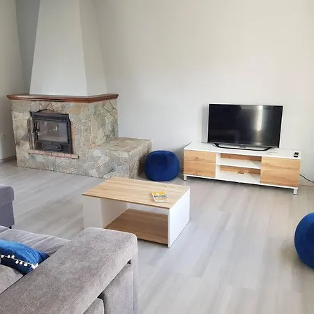 Villa Piscine Chauffee 15 Pers Avec Piscine Vue Montagne 1km *